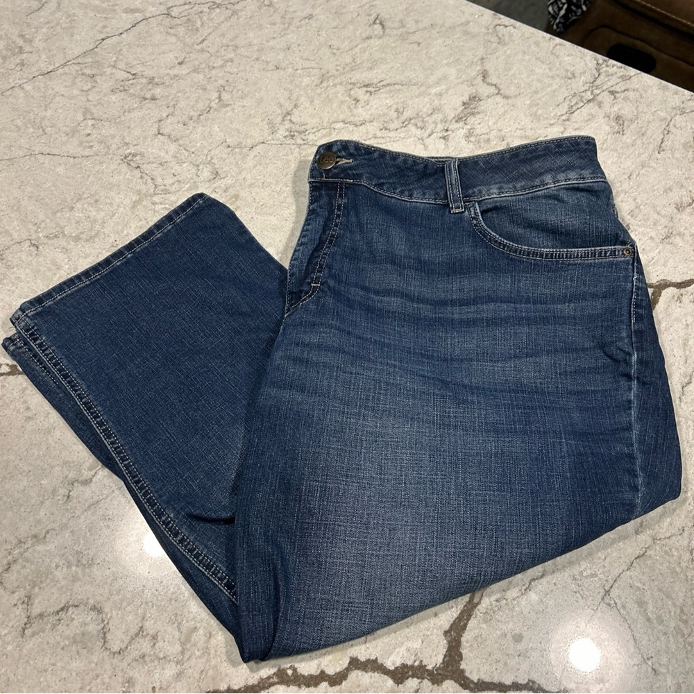 Lee Regular Mid Rise Capri - women’s 24w